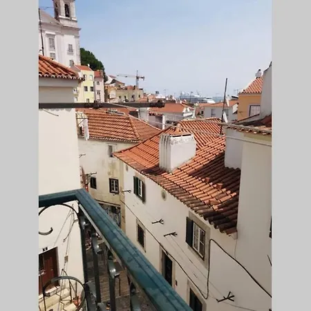 Inloveapartments - Typical Alfama Balcony-3